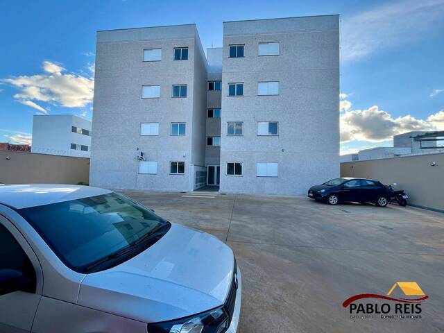 #405 - Apartamento para Venda em Monte Carmelo - MG - 1