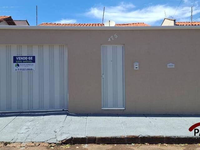#410 - Casa para Venda em Monte Carmelo - MG - 1