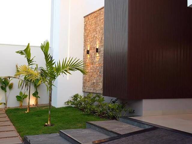 #414 - Casa para Venda em Monte Carmelo - MG - 1