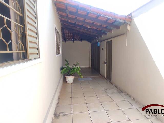 #415 - Casa para Venda em Monte Carmelo - MG - 2